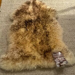 natural sheepskin rug
